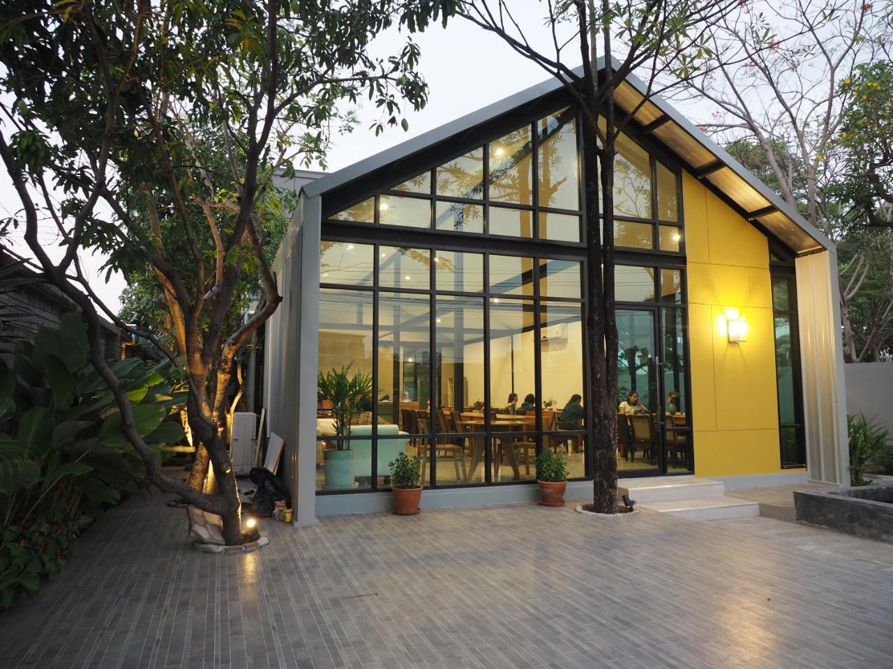 Warila Hotel Samut Prakan Exteriör bild