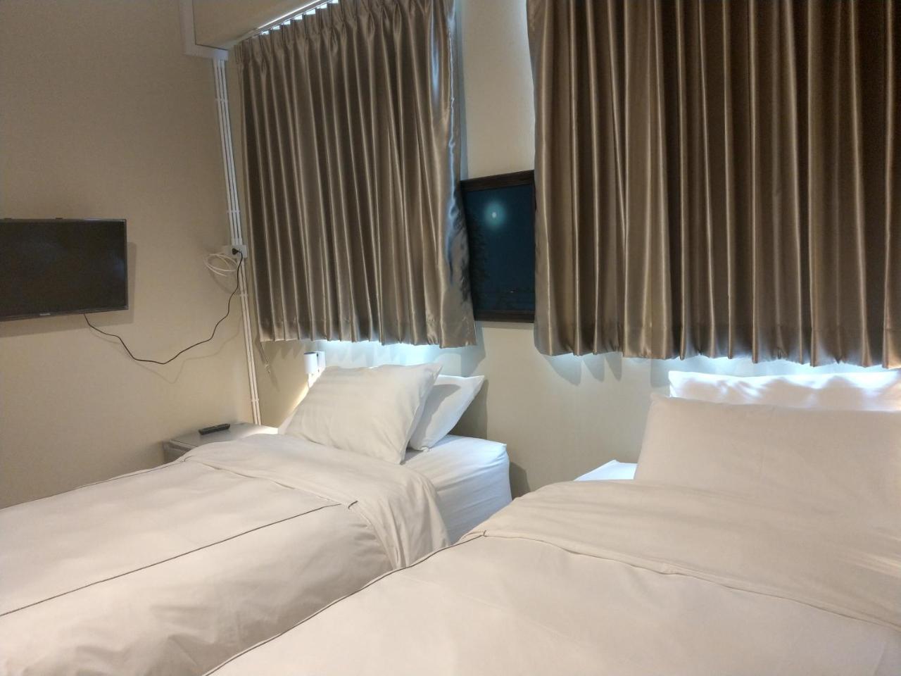 Warila Hotel Samut Prakan Exteriör bild