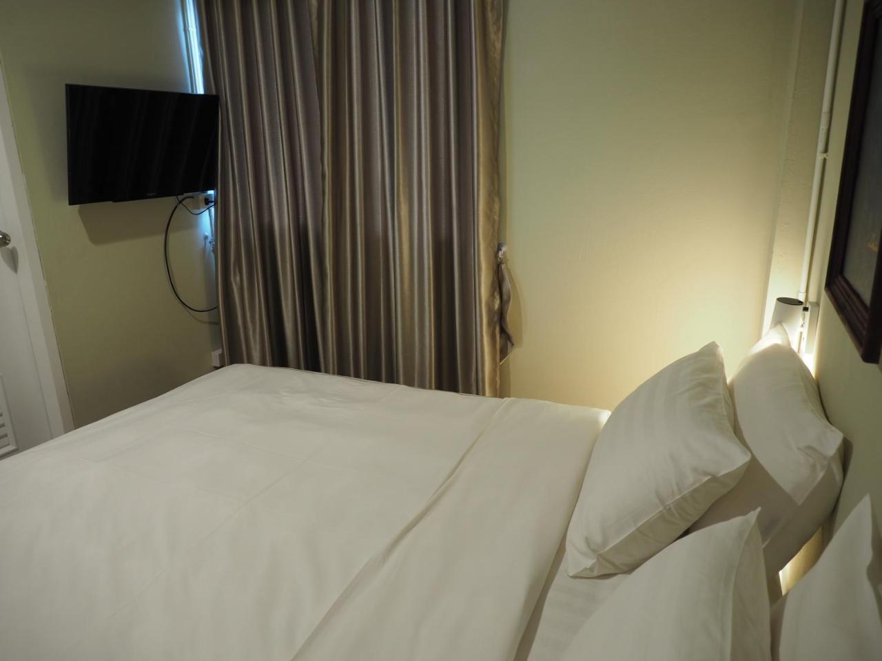 Warila Hotel Samut Prakan Exteriör bild