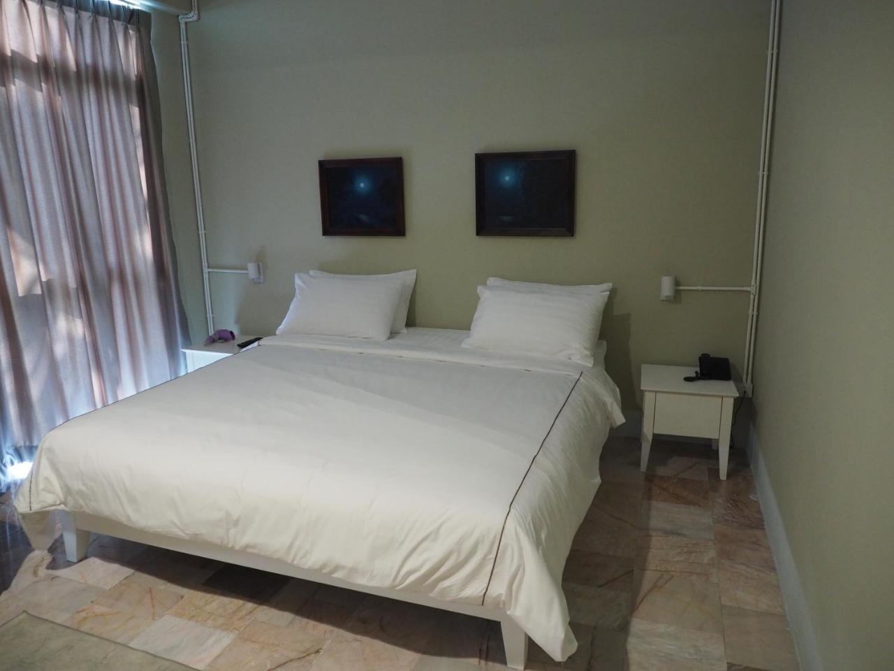 Warila Hotel Samut Prakan Exteriör bild